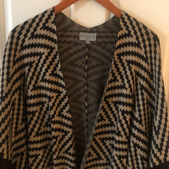 Women's Joseph A Aztec Zig Zag One Size Shawl Poncho Black & Beige - Picture 3 of 11